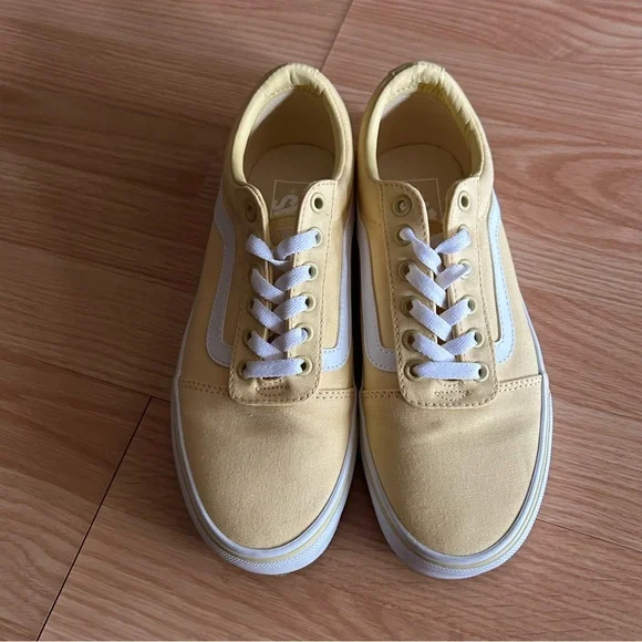 NEW Vans Old Skool Yellow Low Top Sneakers Women’s 8 - Picture 2 of 10